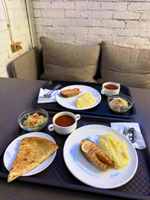 Красная Поляна, Сочи. Завтрак на высоте 540 метров. Сентябрь 2025г Красная Поляна, Сочи. Завтрак на высоте 540 метров. Сентябрь 2025г