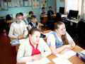  Ученики 8-9 классов Нижнепоповской школы слушают рассказ о Лицее №103 г. Белая Калитва