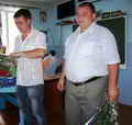 Олег Абатуров и Сергей Богураев готовятся вручать цветы